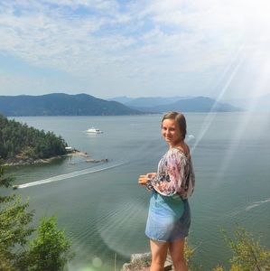 Meet your Posher, Ainsley